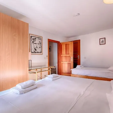 Feriehus House Corte *